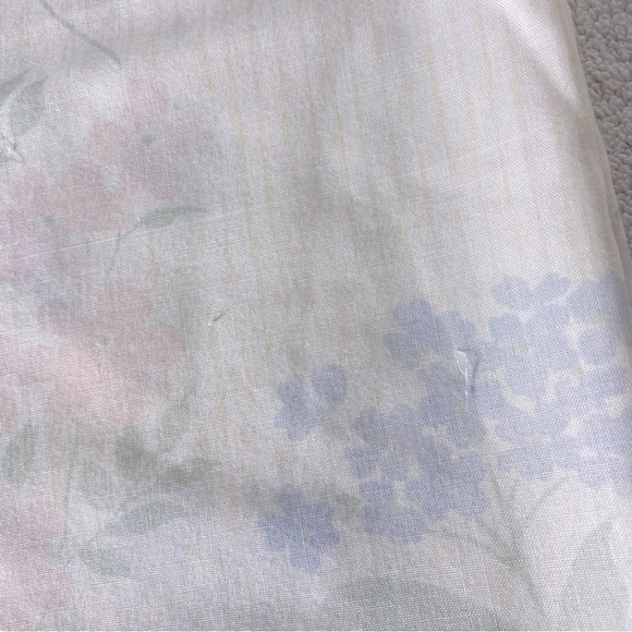 Vintage Floral Pastel Pillowcases x2 - Picture 6 of 14